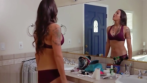 TransSensual Venus Lux and Tori Mayes Enjoy Each Other