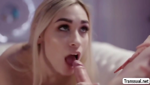 Blonde Ts Fucks Her Dance Mates Pussy With Delilah Day