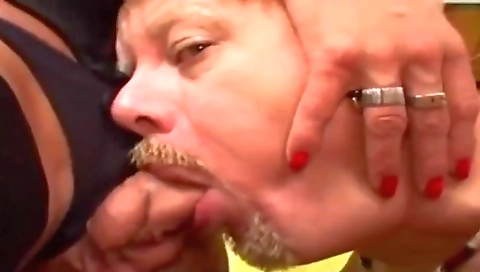 Sexy bitch with a sexy face gets her pussy fucked by the dude